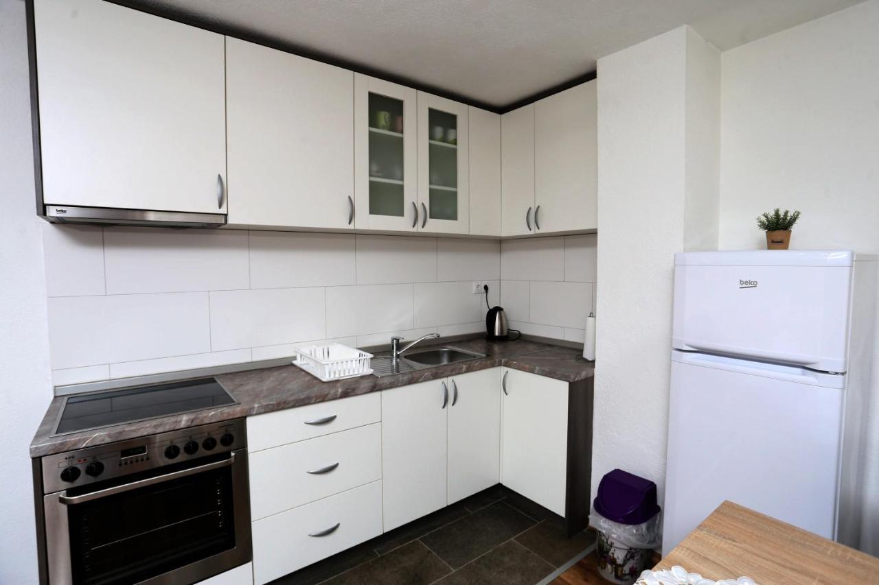 Apartmani Mila Laktaši Exterior foto